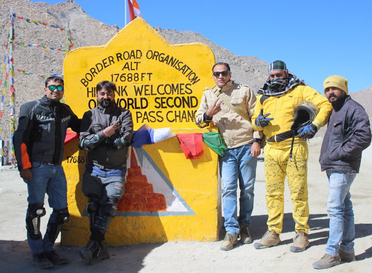 group of bikers at Chang La